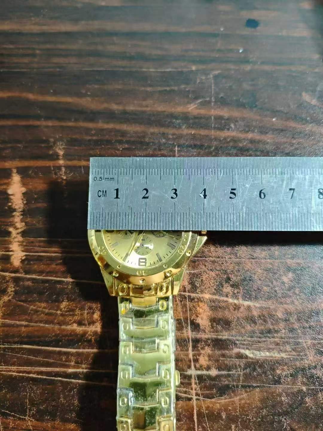 big gold watch