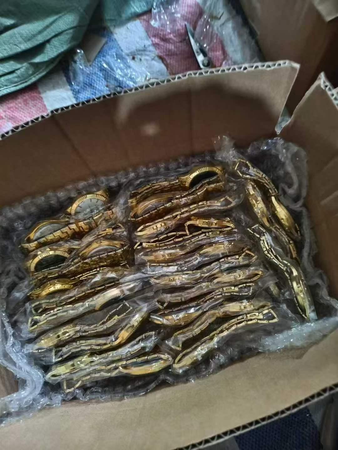 big gold watch