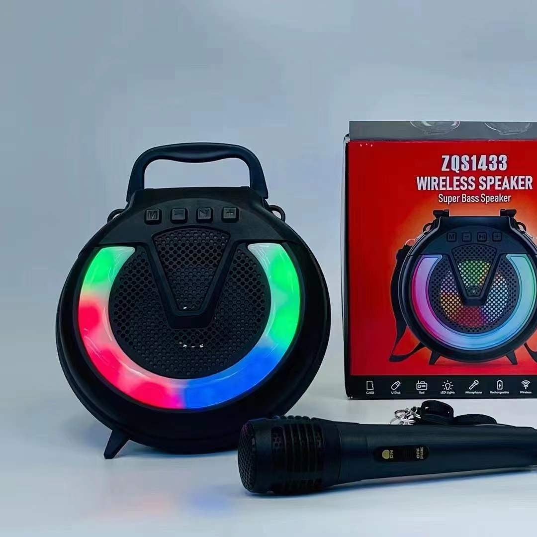 Wireless Bluetooth 4inch Portable Speaker Outdoor Lawn LED Light Speaker with Retractable Control