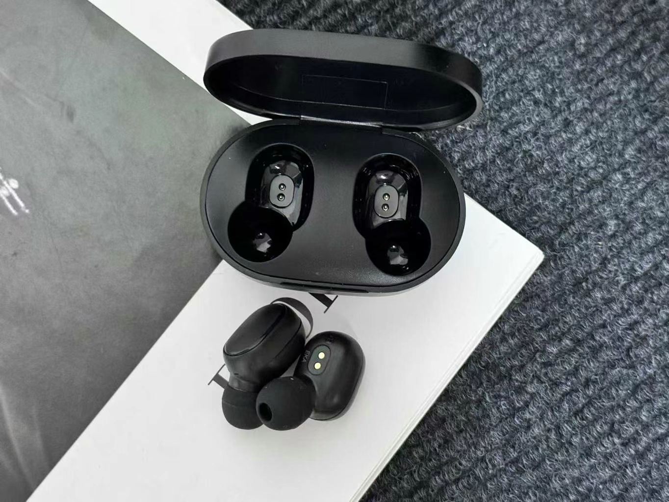 TWS earphones a few dollars 3800pcs suitable for gift orders
