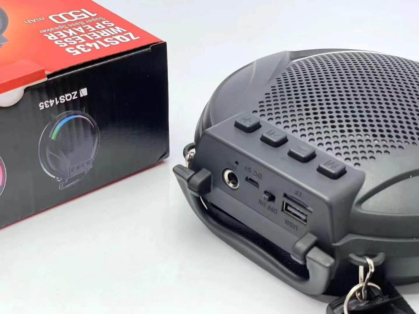 Wireless Bluetooth 4inch Portable Speaker Outdoor Lawn LED Light Speaker with Retractable Control