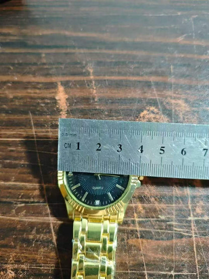 big gold watch