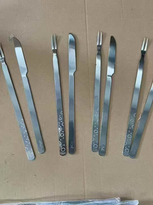 Knives forks and chopsticks 2 tons